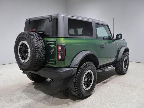 ERUPTION GREEN METALLIC 2023 Ford Bronco Badlands
