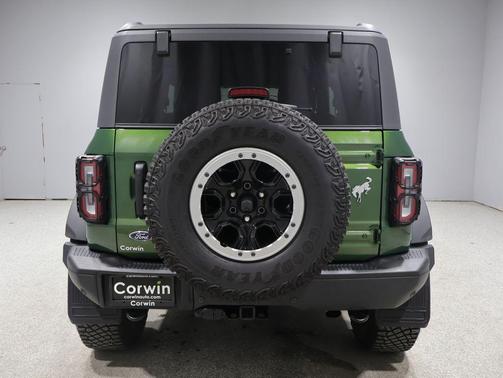 ERUPTION GREEN METALLIC 2023 Ford Bronco Badlands