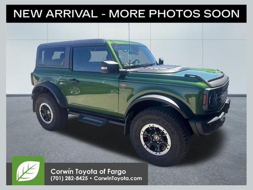 ERUPTION GREEN METALLIC 2023 Ford Bronco Badlands