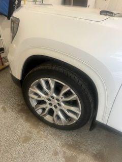 White Frost Tricoat 2025 GMC Acadia Denali
