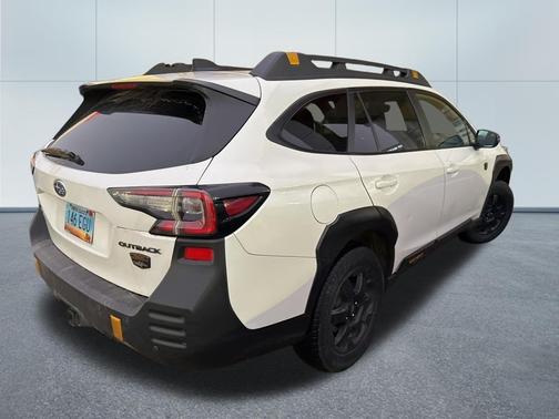 Crystal White Pearl 2024 Subaru Outback Wilderness