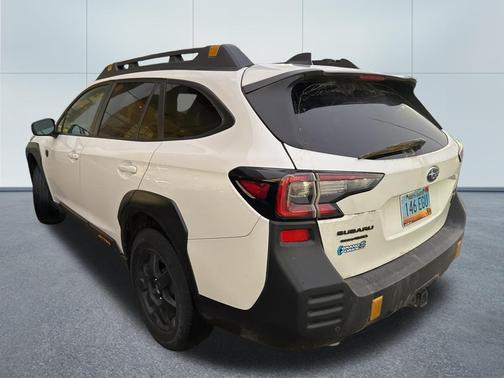 Crystal White Pearl 2024 Subaru Outback Wilderness