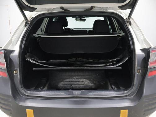 Crystal White Pearl 2024 Subaru Outback Wilderness