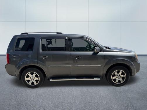 Polished Metal Metallic 2011 Honda Pilot Touring
