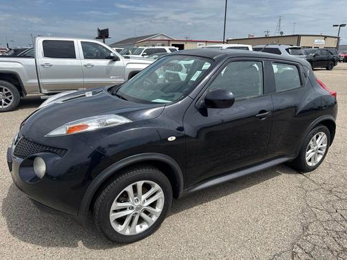 Sapphire Black 2014 Nissan Juke S
