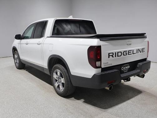 Platinum White Pearl 2024 Honda Ridgeline RTL