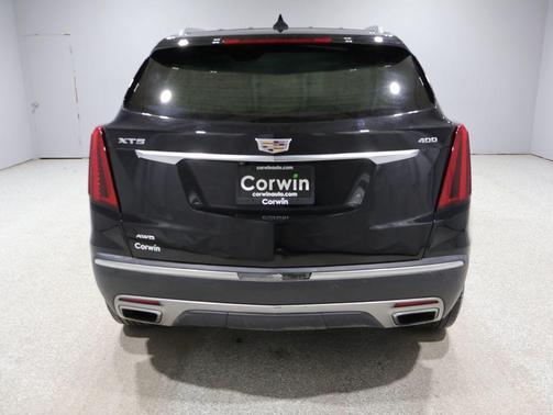Stellar Black Metallic 2022 Cadillac XT5 Premium Luxury