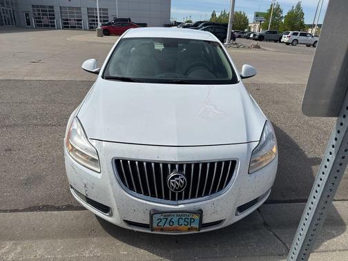 Summit White 2011 Buick Regal CXL