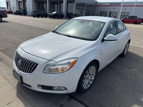 Summit White 2011 Buick Regal CXL