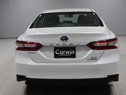 2020 Toyota Camry Hybrid XLE