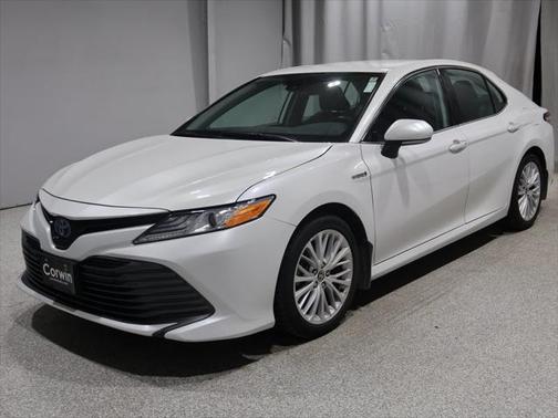 2020 Toyota Camry Hybrid XLE