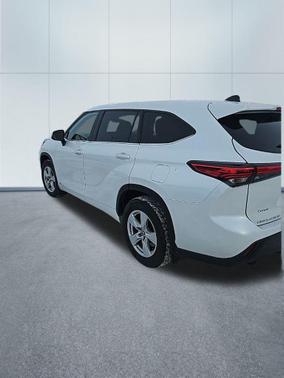 2022 Toyota Highlander Hybrid LE