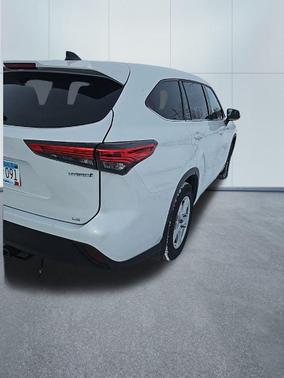 2022 Toyota Highlander Hybrid LE