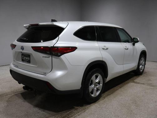 2022 Toyota Highlander Hybrid LE