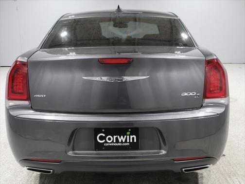 2018 Chrysler 300 S