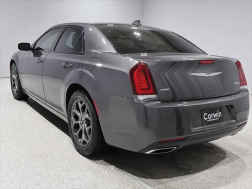 2018 Chrysler 300 S
