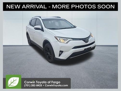 Super White 2017 Toyota RAV4 XLE