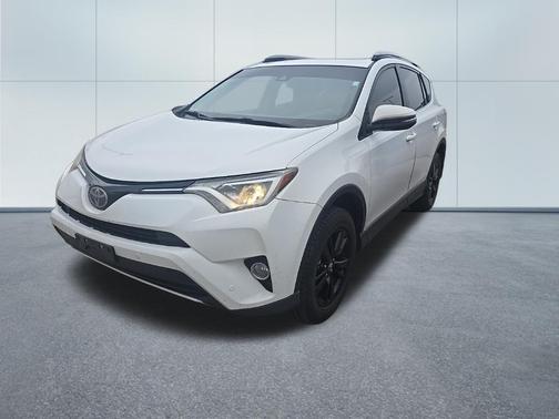 Super White 2017 Toyota RAV4 XLE