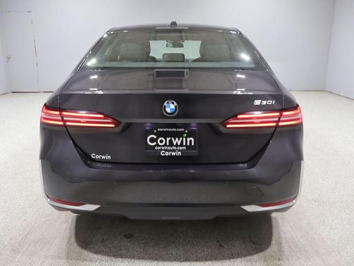 Dark Graphite Metallic 2024 BMW 530 xDrive