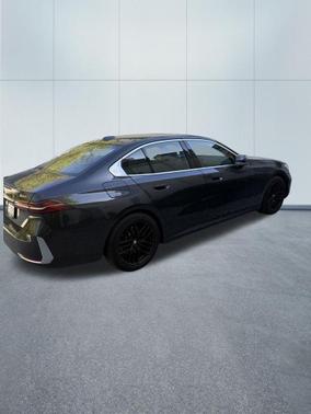 Dark Graphite 2024 BMW 530 i xDrive