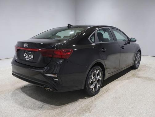 Aurora Black 2020 Kia Forte LXS