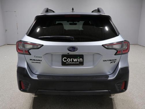 Ice Silver Metallic 2020 Subaru Outback Onyx Edition XT