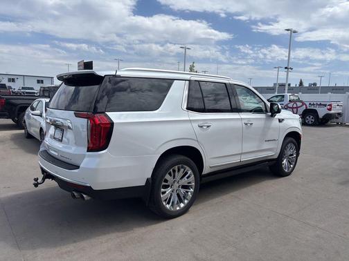 White Frost Tricoat 2021 GMC Yukon Denali