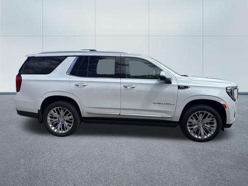 White Frost Tricoat 2021 GMC Yukon Denali