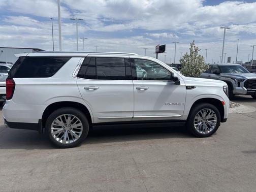 White Frost Tricoat 2021 GMC Yukon Denali