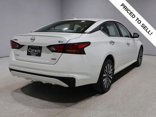 Pearl White Tricoat 2024 Nissan Altima 2.5 SV