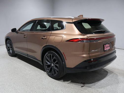 2025 Toyota Crown Signia Limited