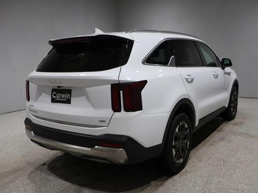 2024 Kia Sorento S
