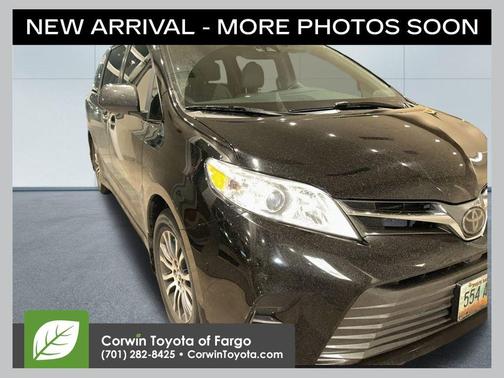 2020 Toyota Sienna XLE