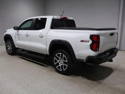 Summit White 2023 Chevrolet Colorado Z71