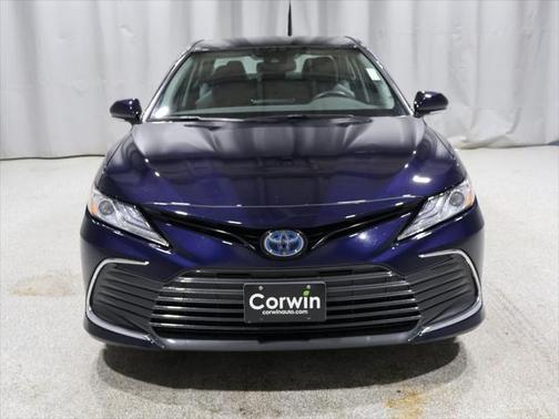 2022 Toyota Camry Hybrid XLE