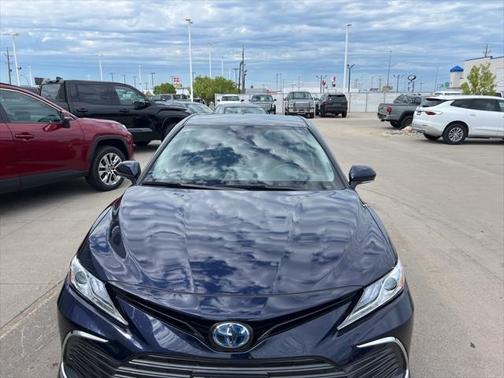 2022 Toyota Camry Hybrid XLE