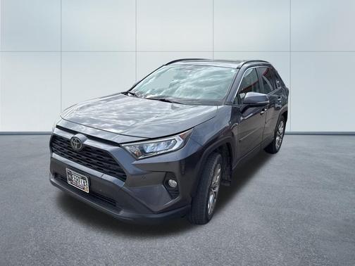 Magnetic Gray Metallic 2019 Toyota RAV4 XLE Premium