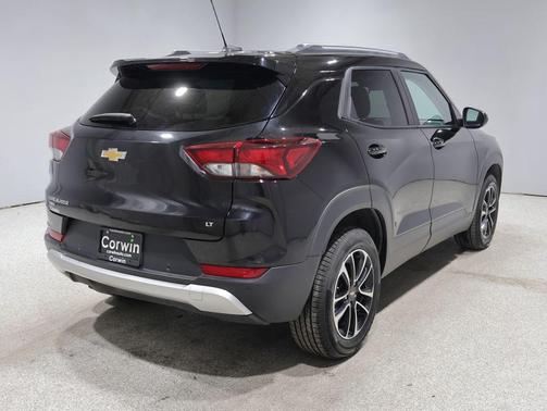 Mosaic Black Metallic 2024 Chevrolet Trailblazer LT