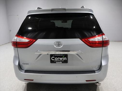2019 Toyota Sienna Limited Premium