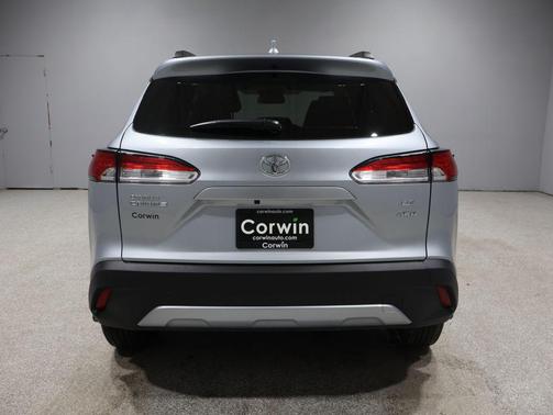 2023 Toyota Corolla Cross LE