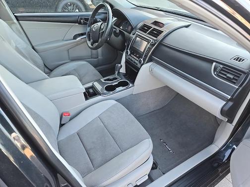 2014 Toyota Camry Hybrid XLE