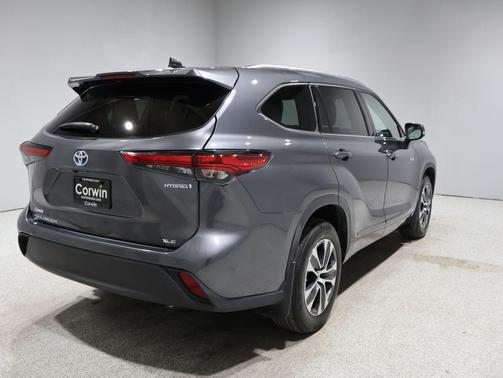 2021 Toyota Highlander Hybrid XLE