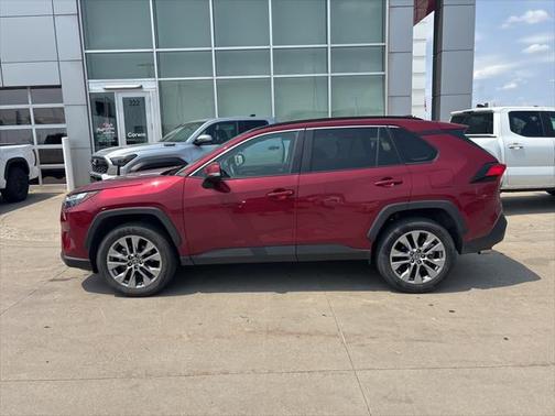 2022 Toyota RAV4 XLE Premium