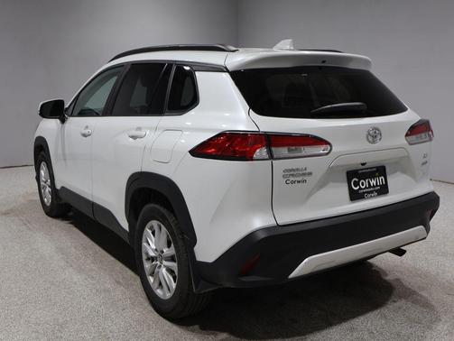 2024 Toyota Corolla Cross LE