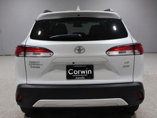 2024 Toyota Corolla Cross LE