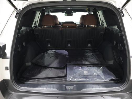 Crystal White Pearl 2026 Subaru Outback Touring XT