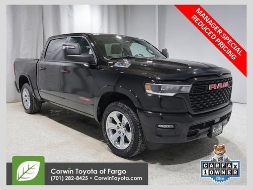 Diamond Black Crystal Pearlcoat 2025 RAM 1500 Big Horn/Lone Star