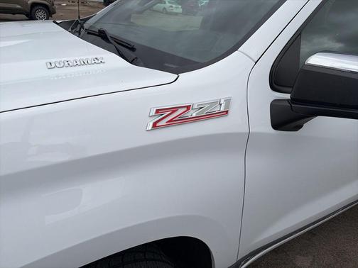 Summit White 2023 Chevrolet Silverado 1500 LT