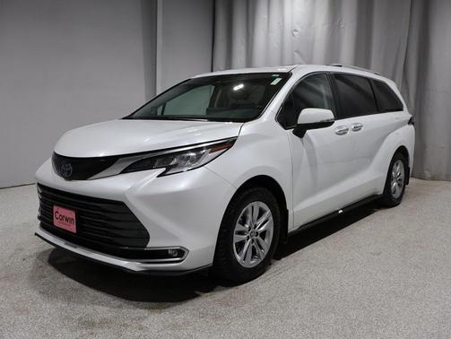 2022 Toyota Sienna Limited 7-Passenger