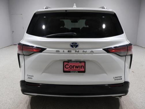 2022 Toyota Sienna Limited 7-Passenger